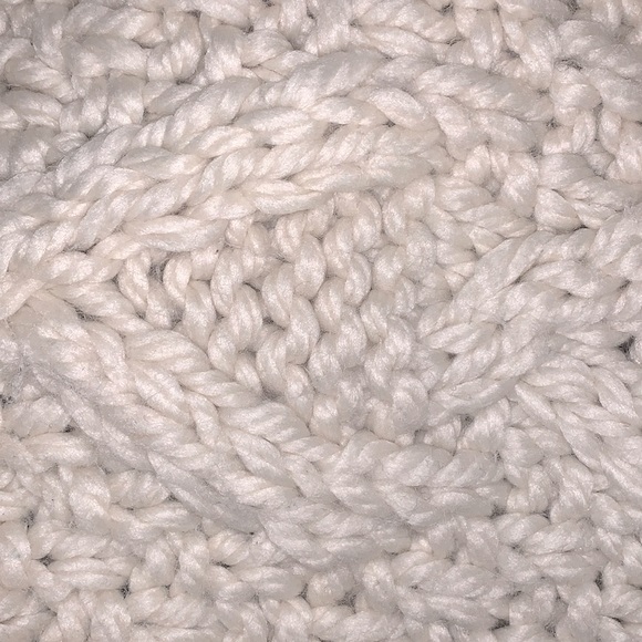 Indigo chunky knit cream coloured scarf from Indigo - Picture 8 of 10